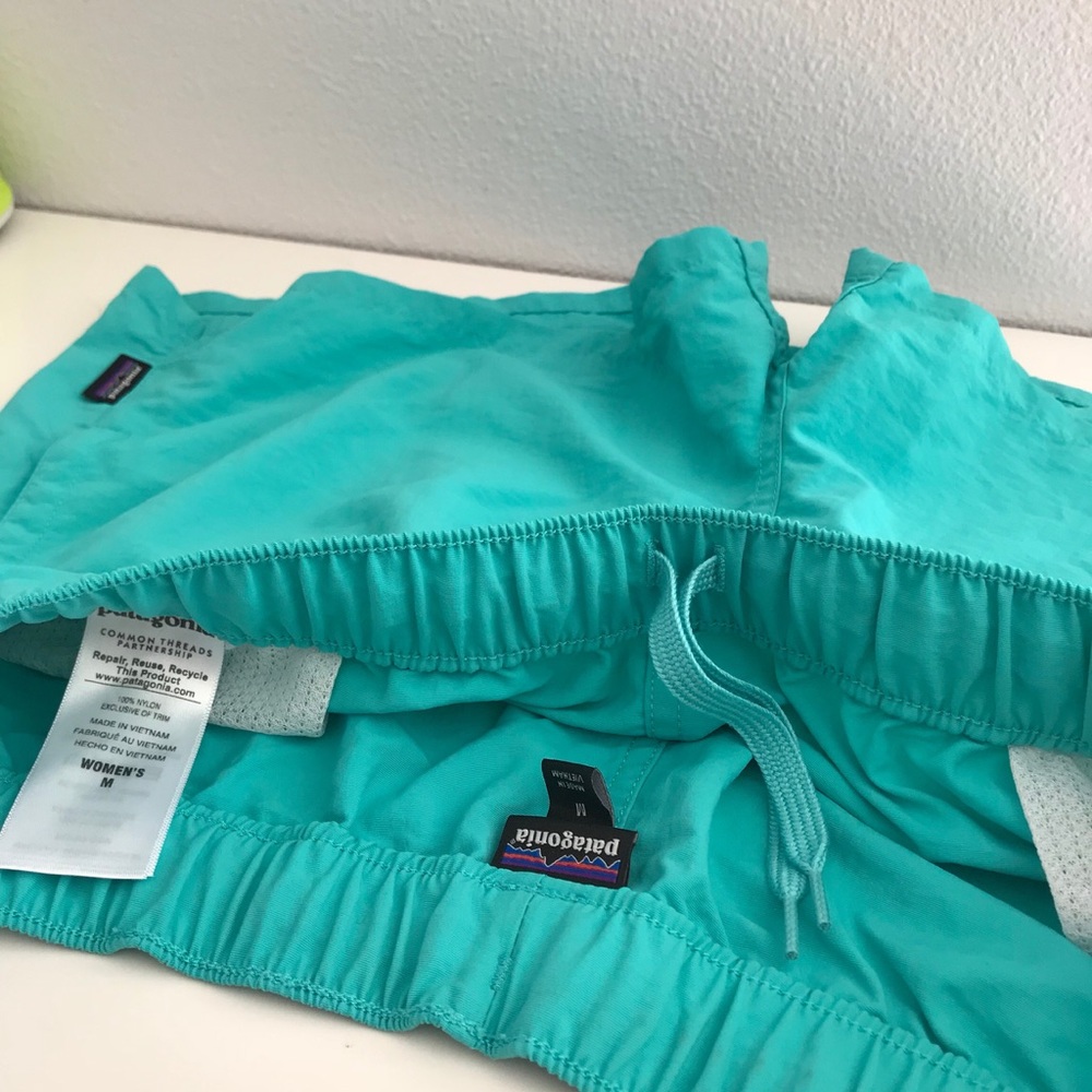 Patagonia barely baggies - Picture 2 of 2